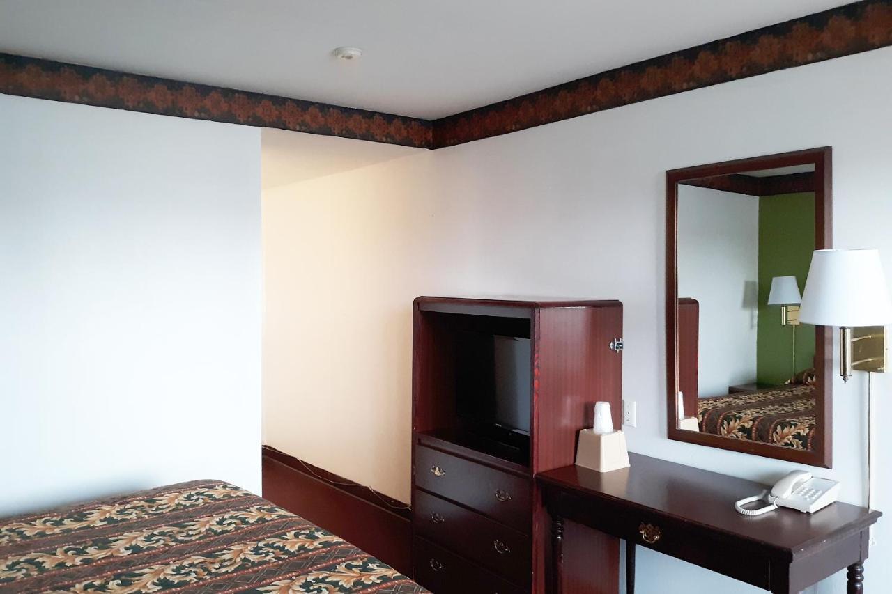 Oyo Hotel Kings At Clovis Dış mekan fotoğraf