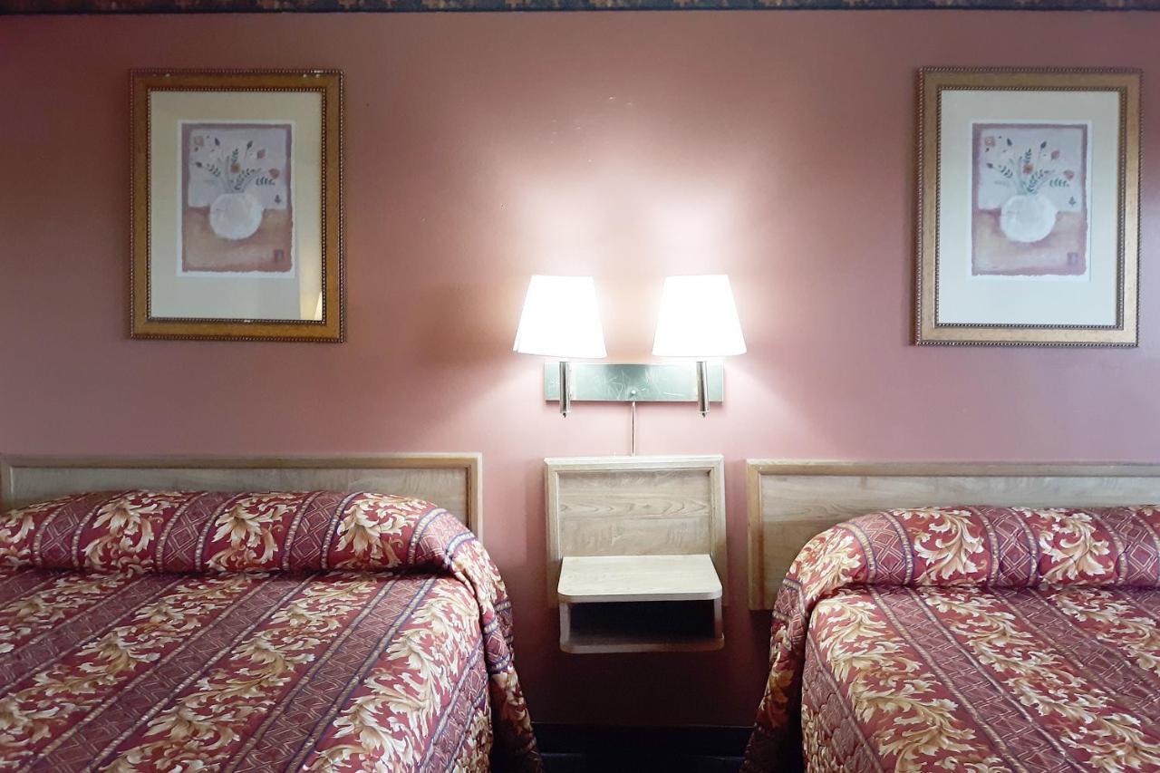 Oyo Hotel Kings At Clovis Dış mekan fotoğraf